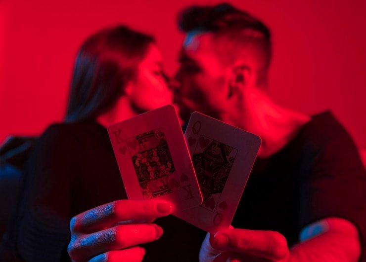 track123 editorial visual